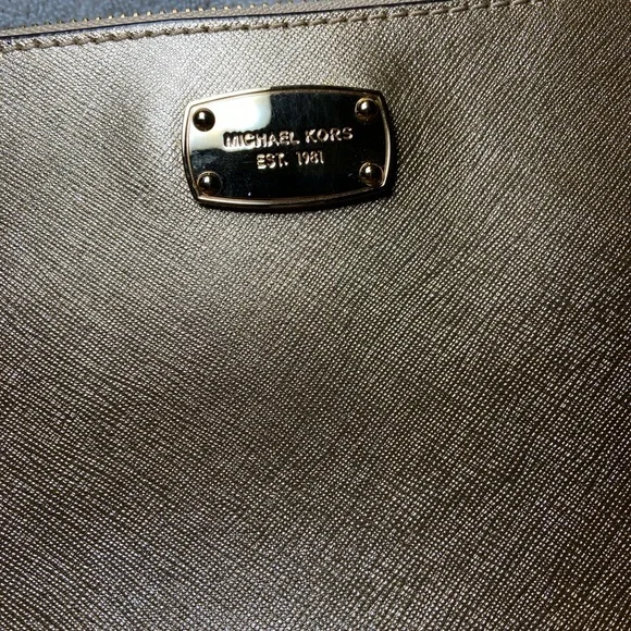 Michael Kors Metallic Gold Crossbody Bag - Picture 2 of 7